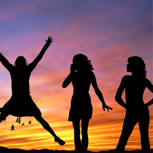 学女脱小内内喷水自慰
