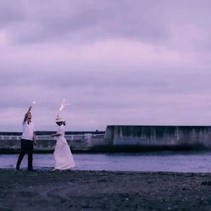 学女脱小内内喷水自慰
